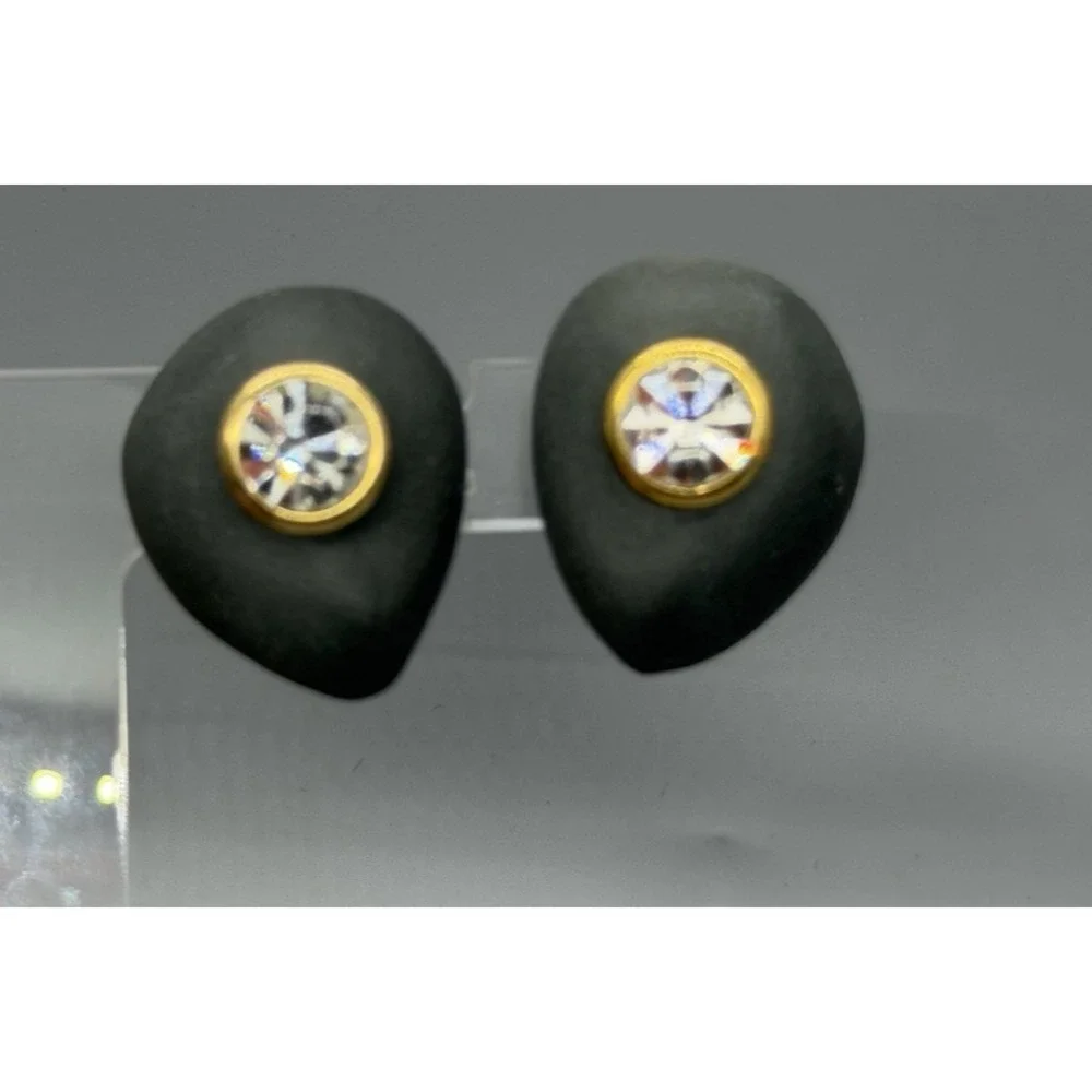Vintage Tear Drop Faceted Glass Center Stone Clip On Earrings Black Gold Tone